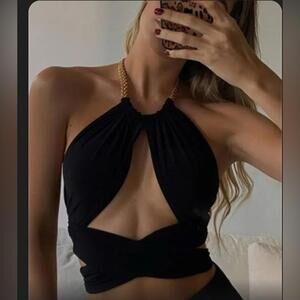 NWOT Cape Clique Black Criss Cross Wrap Waist Style Halter Crop Top Chain Mob